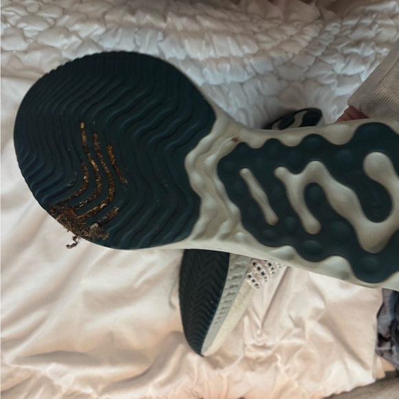 Nike women’s Phantom slip on shoes - Picture 4 of 6